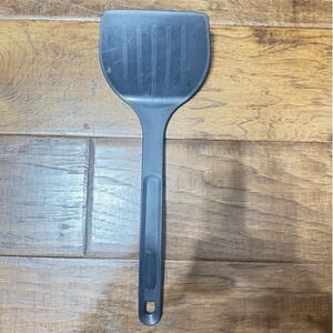Vintage Rubbermaid Nylon Spatula Turner Flipper # 1972 Black Wide 12.5" USA